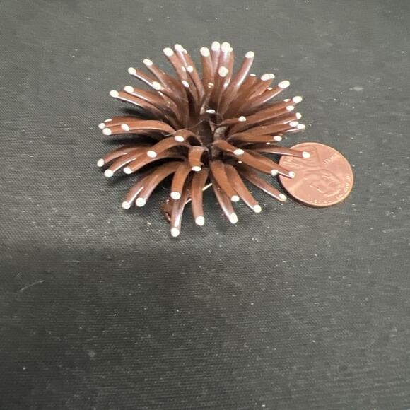 Vintage Brown Enamel Metal 3D 2" Sea Urchin Flower or Firework Brooch Pin - Picture 6 of 6